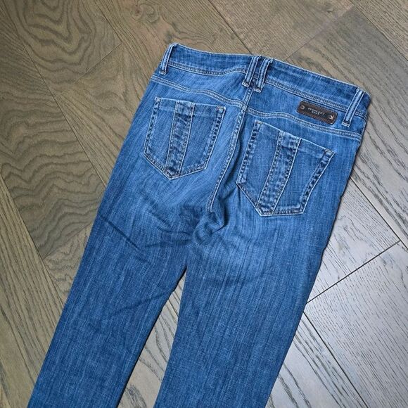 Burberry Brit Kensignton Low Rise Skinny Slim Jeans in Medium Wash - Picture 8 of 14